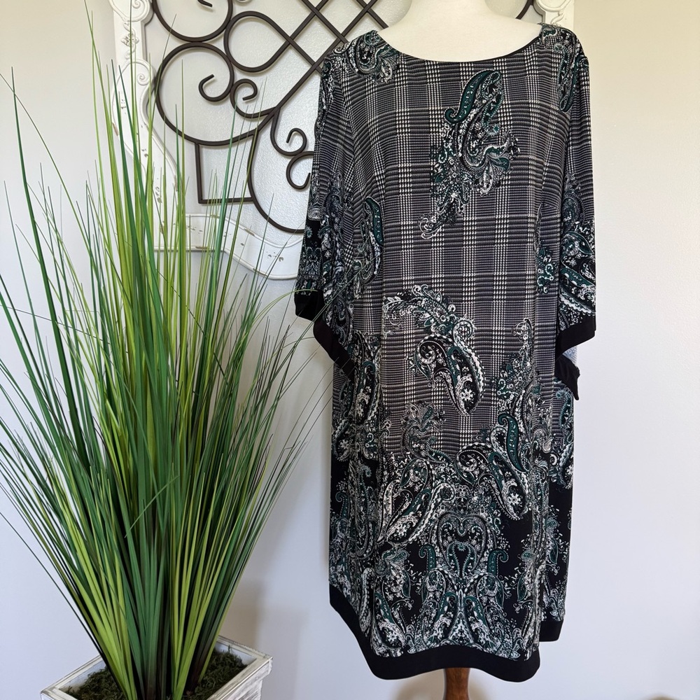 STUDIO ONE Size 2X Midi Dress with Sleeve